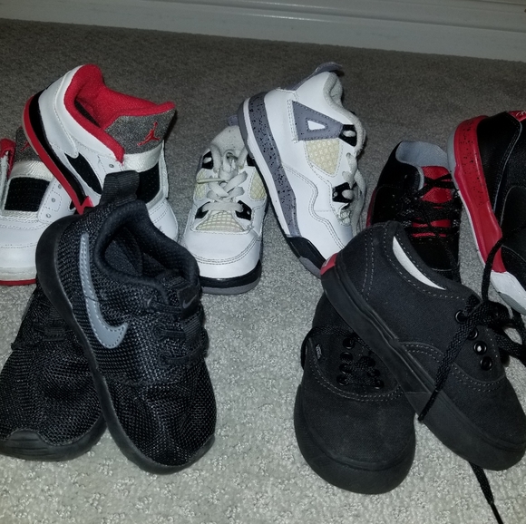 Toddler shoes - Picture 1 of 2